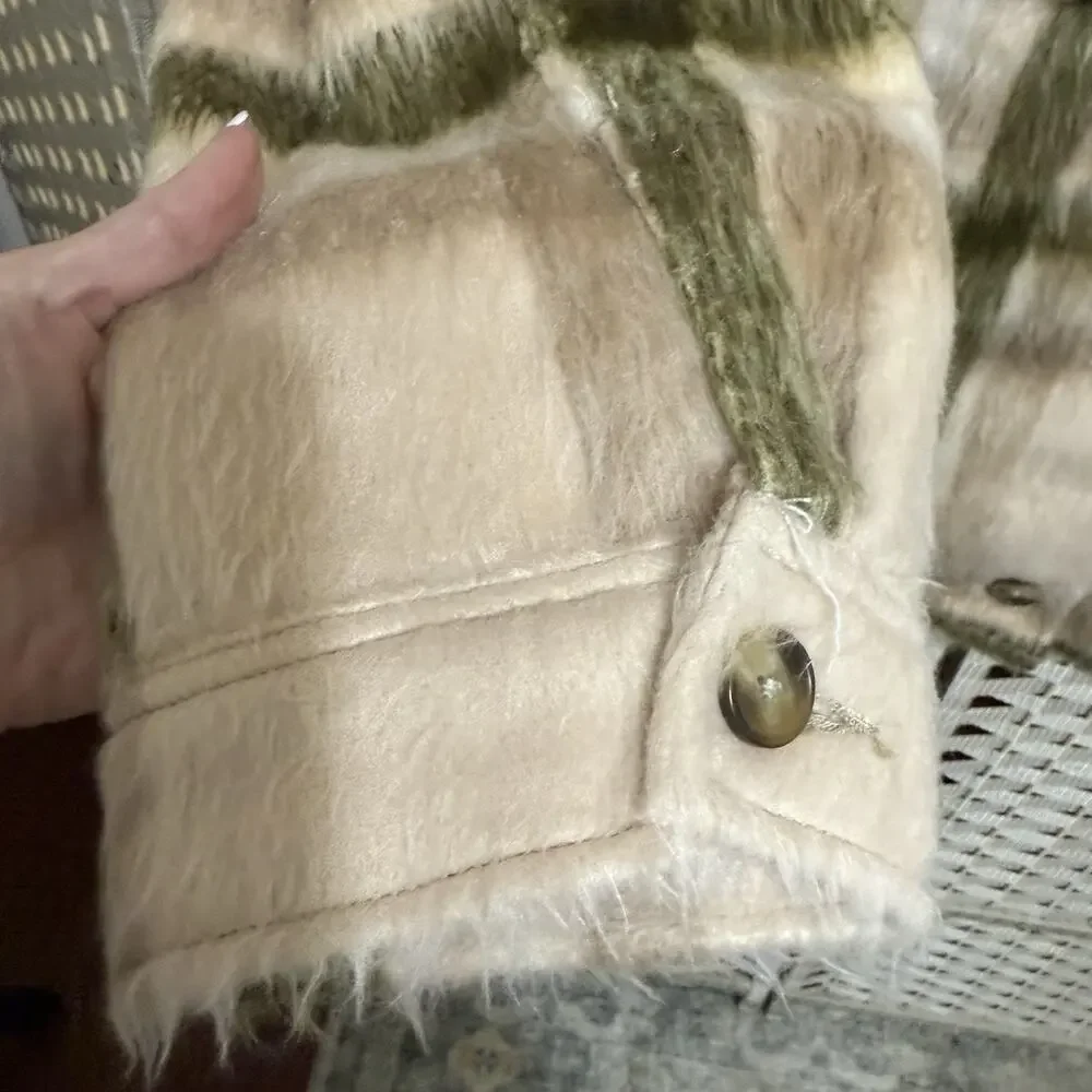 American Eagle Fuzzy Shacket Women’s L Ivory Plaid Heavy Wool Blend Oversized - Picture 5 of 12